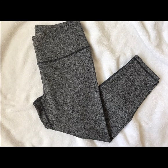 Victoria's Secret Pants - NWOT Victoria’s Secret Knockout Capri